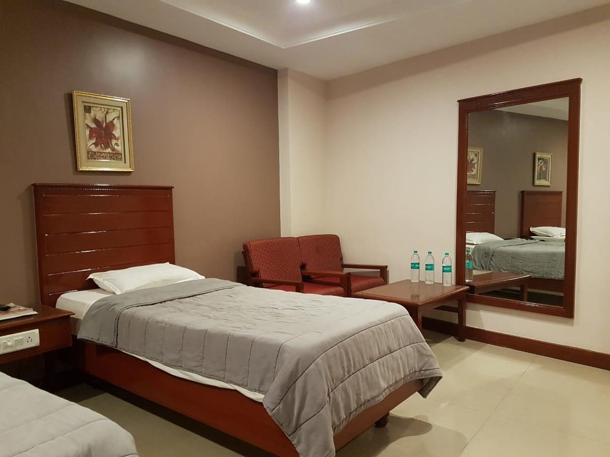 Hotel Subhalakshmi Palace Karaikkudi Esterno foto