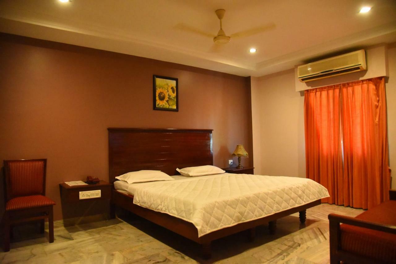 Hotel Subhalakshmi Palace Karaikkudi Esterno foto