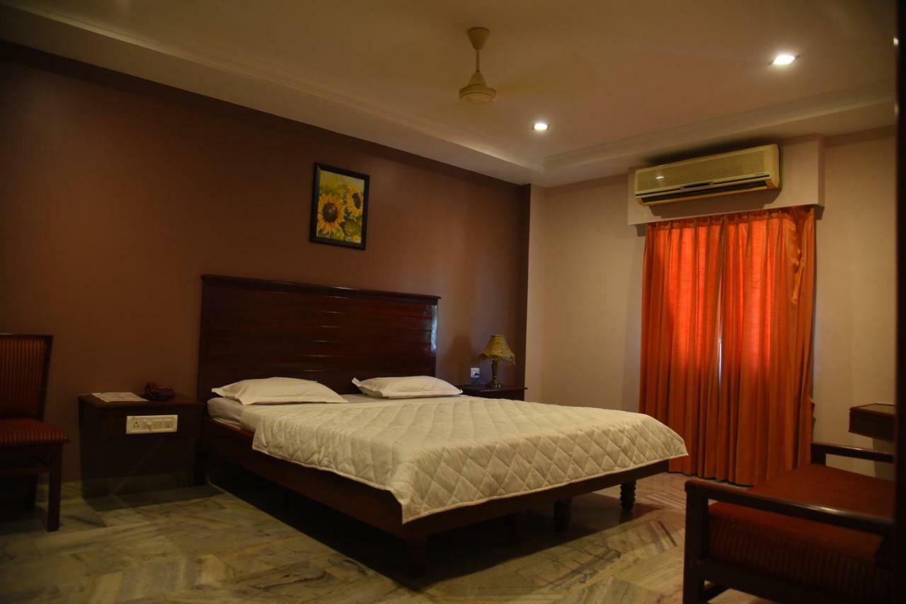 Hotel Subhalakshmi Palace Karaikkudi Esterno foto