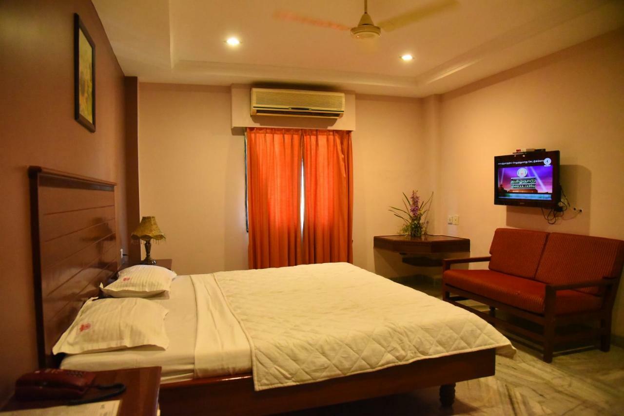 Hotel Subhalakshmi Palace Karaikkudi Esterno foto