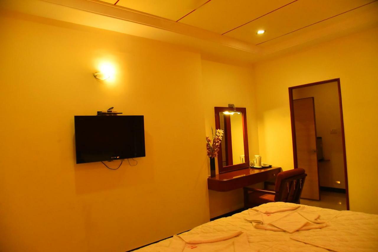 Hotel Subhalakshmi Palace Karaikkudi Esterno foto