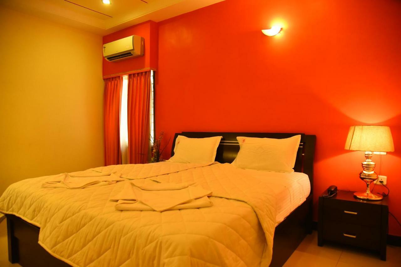 Hotel Subhalakshmi Palace Karaikkudi Esterno foto