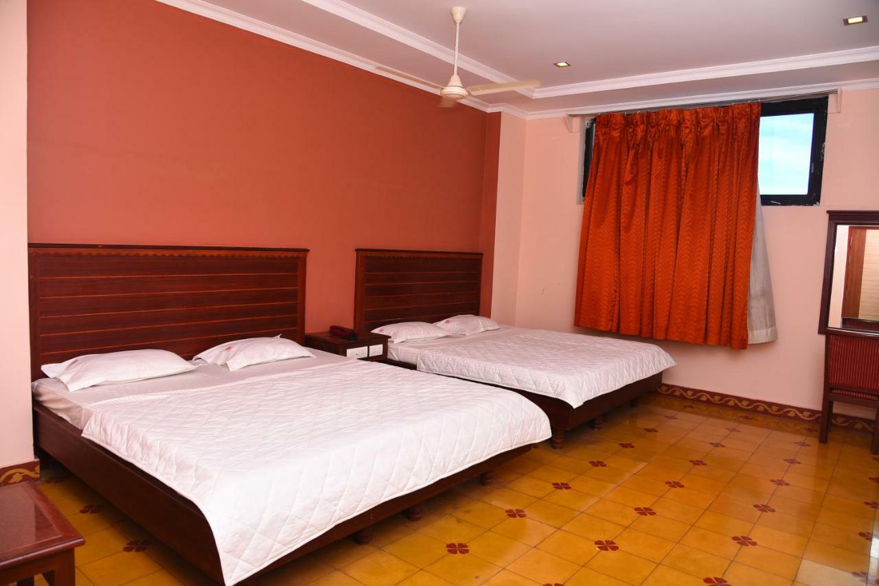 Hotel Subhalakshmi Palace Karaikkudi Esterno foto
