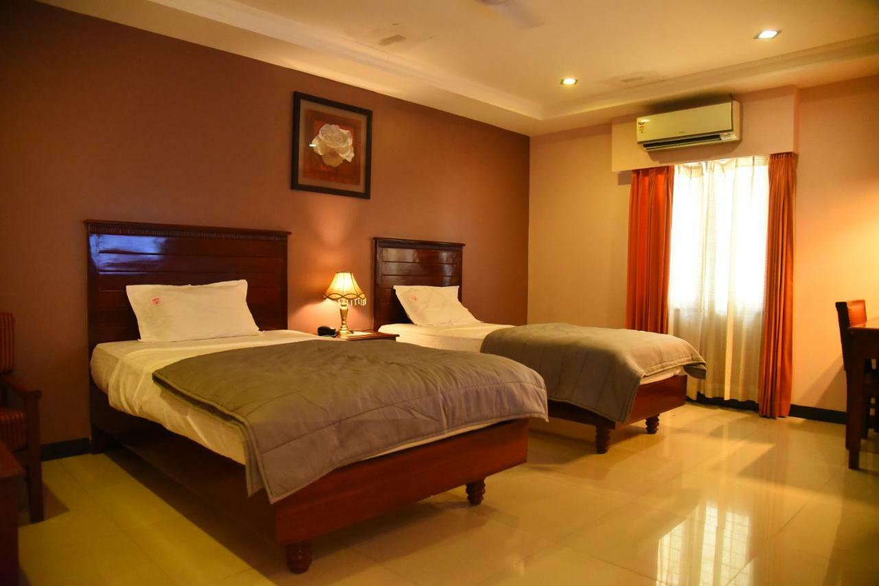 Hotel Subhalakshmi Palace Karaikkudi Esterno foto