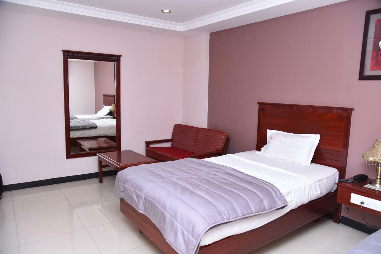 Hotel Subhalakshmi Palace Karaikkudi Esterno foto