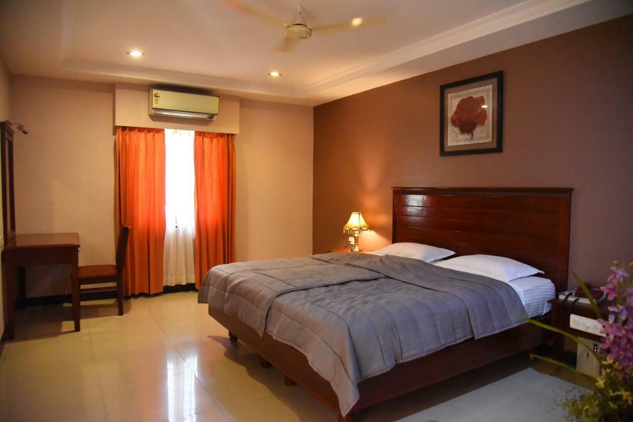 Hotel Subhalakshmi Palace Karaikkudi Esterno foto