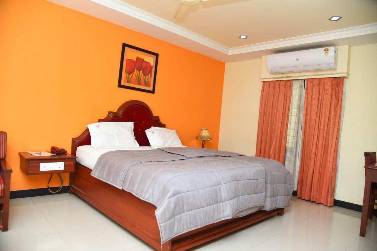 Hotel Subhalakshmi Palace Karaikkudi Esterno foto