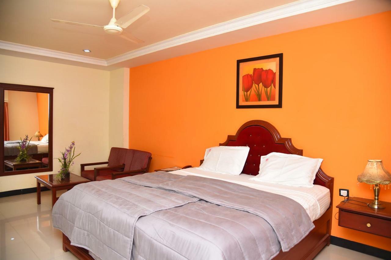Hotel Subhalakshmi Palace Karaikkudi Esterno foto