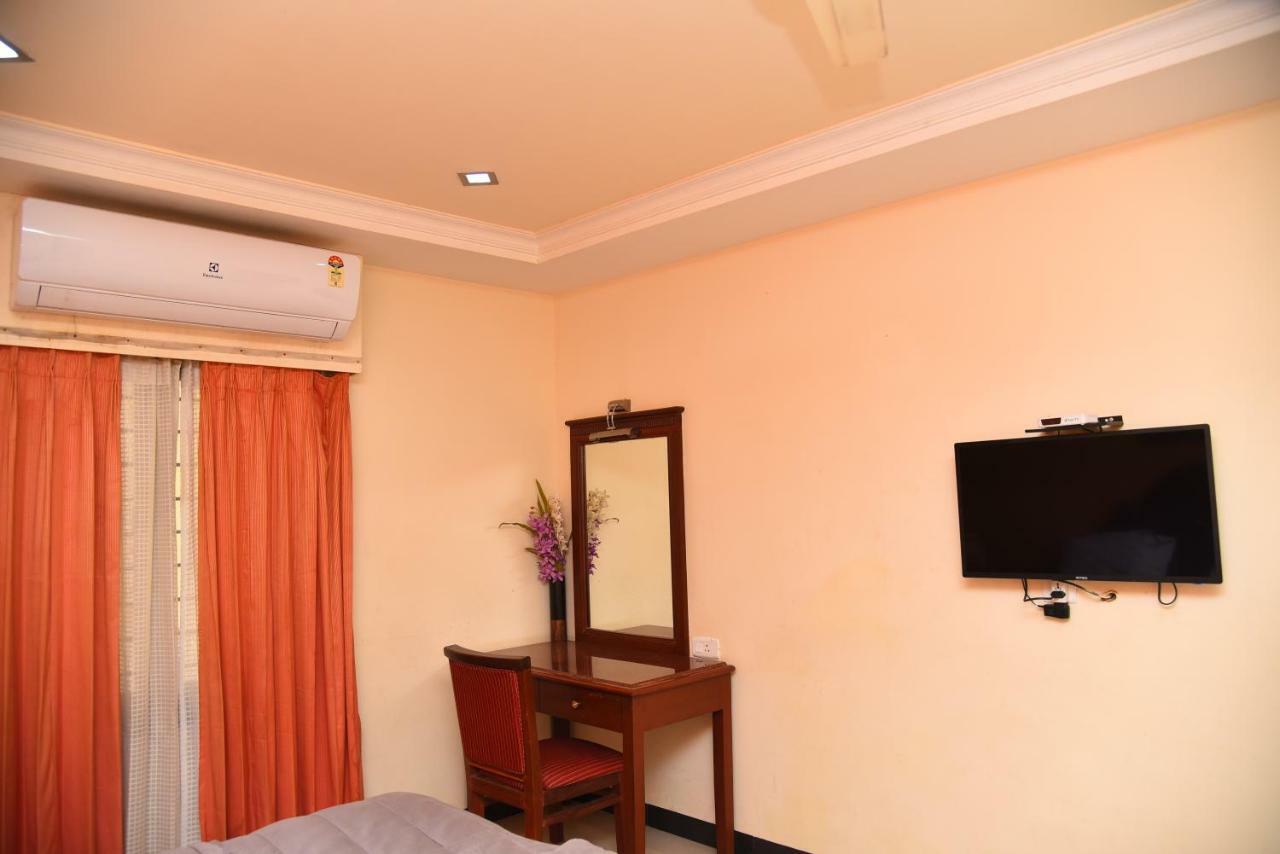 Hotel Subhalakshmi Palace Karaikkudi Esterno foto