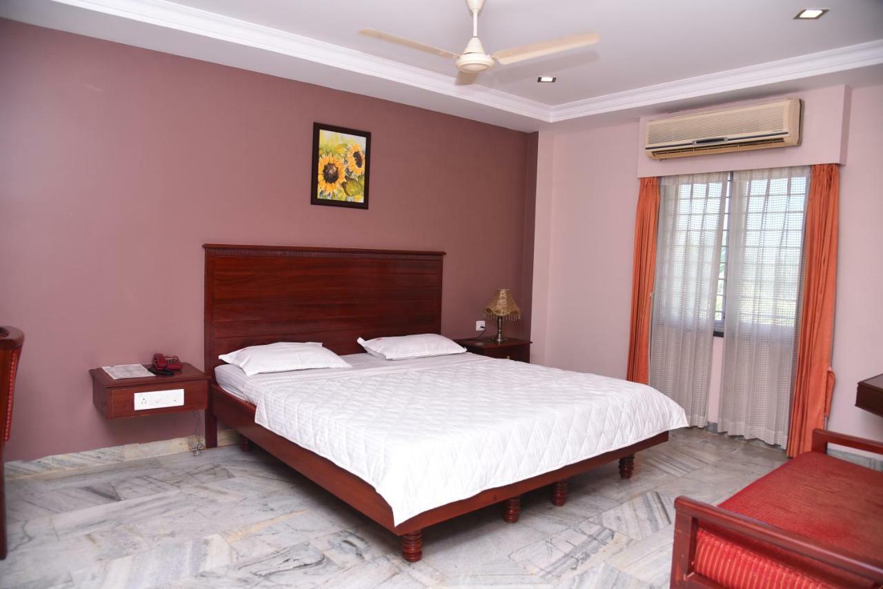 Hotel Subhalakshmi Palace Karaikkudi Esterno foto